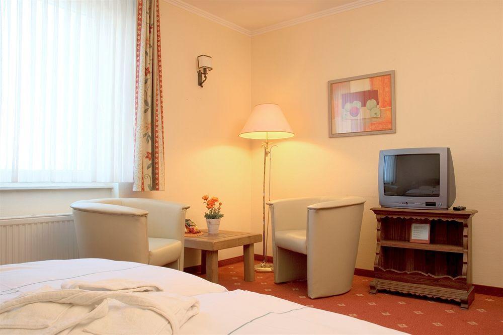 דיסלדורף Airport Fashion Hotel מראה חיצוני תמונה